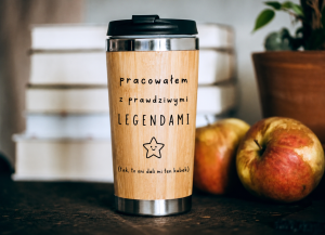 Bambusowy kubek termiczny „PRACOWAŁEM Z LEGENDAMI” – prezent na pożegnanie z pracy